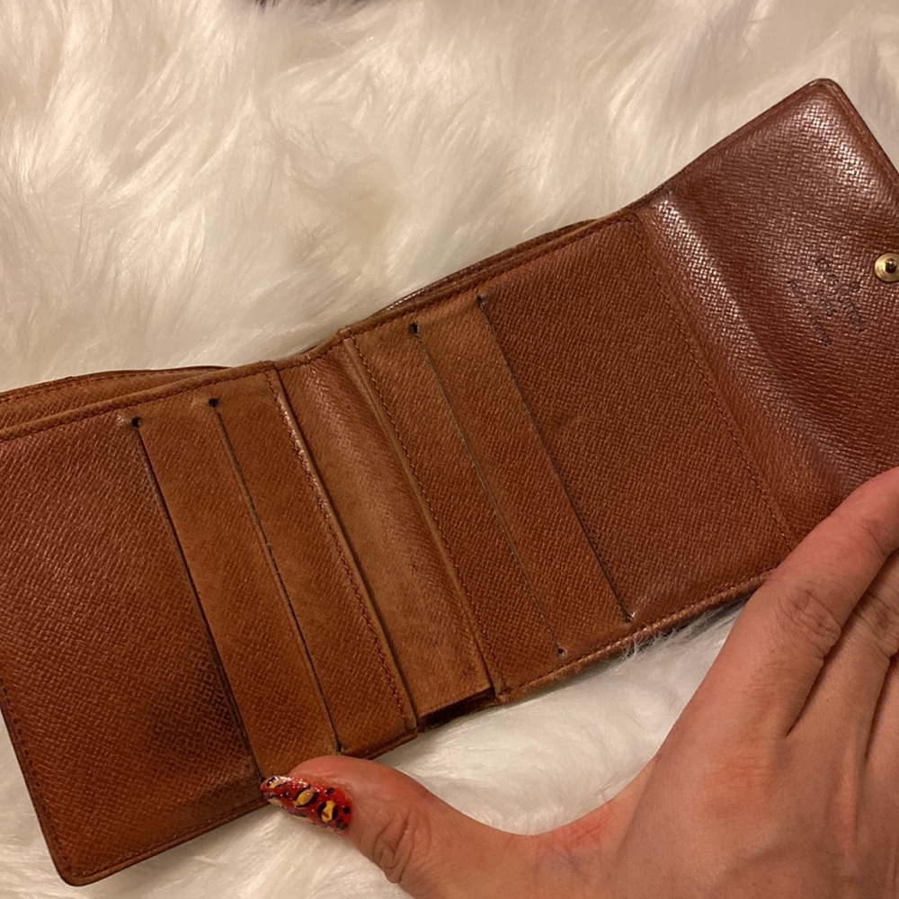Authentic Louis Vuitton Compact Wallet - Picture 5 of 9